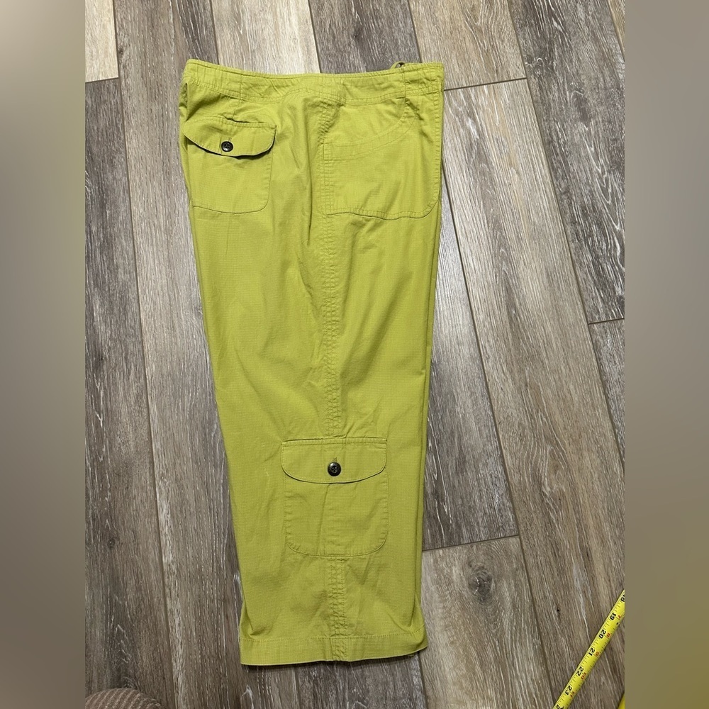 #6)  Villager 100% Cotton Capri New condition.